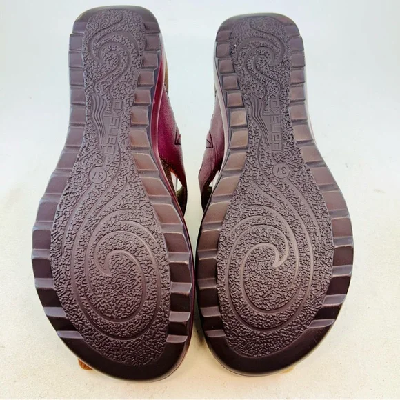 Dansko Burgundy Wine Priya Thong Low Wedge Sandals size 37 6.5 7 - Picture 9 of 11